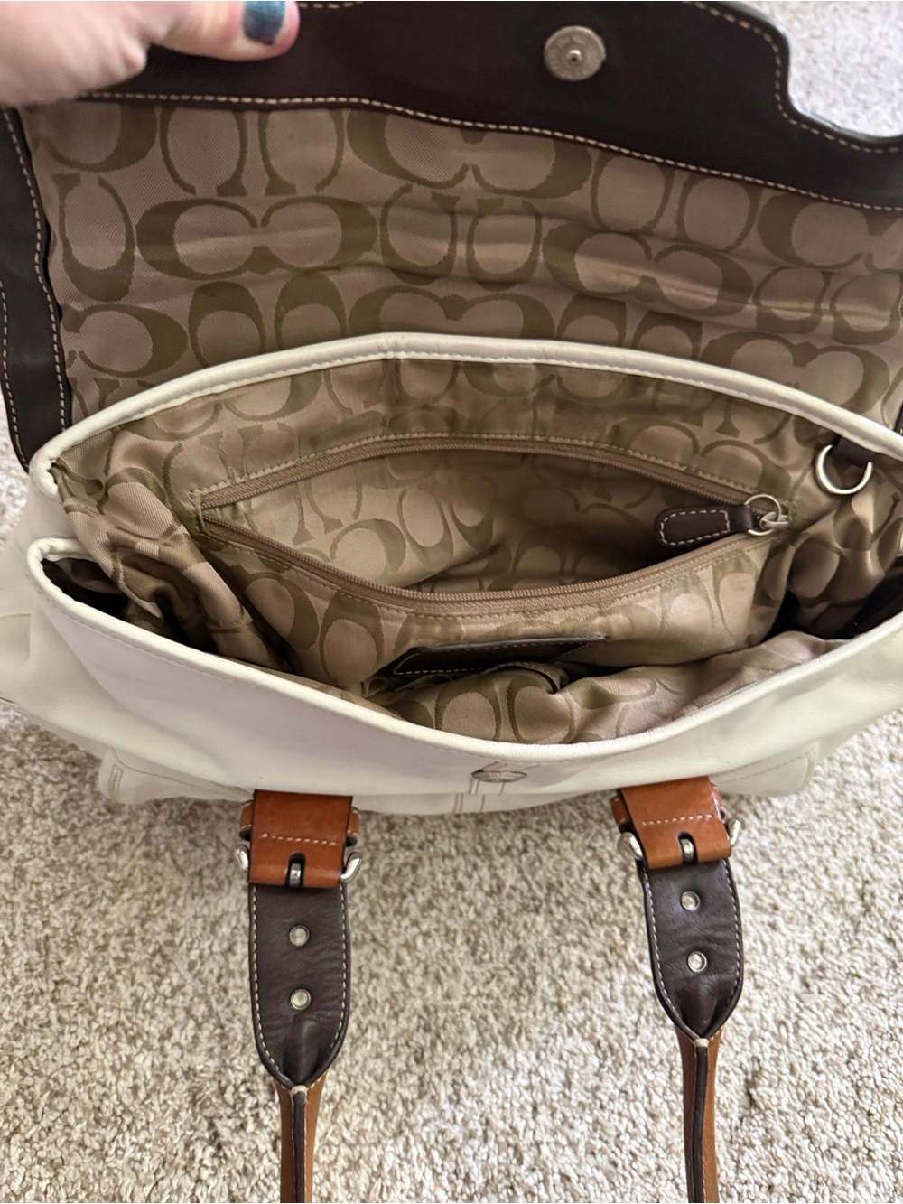 vintage Soho, Coach White and Brown Leather Tote Handbag with matching wallet - Picture 3 of 13